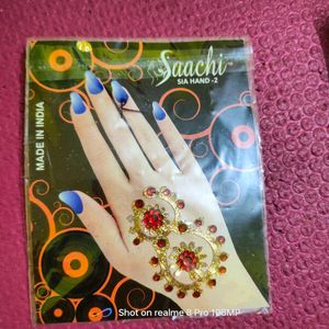 Saachi Sia Hand Tattoo