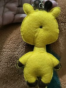 Giraffe Keychain - Cute &amp; Fun!