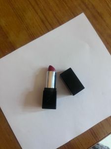 Stay Quirky Badass Lipstick - Shade: Stolen Kiss 4