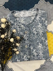 printed light grey shirt