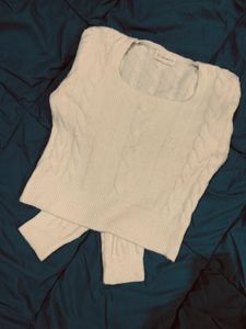 STUDIO WHITE Crop Sweater
