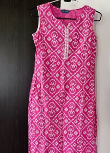 Women Pink Sleeveless Kurta