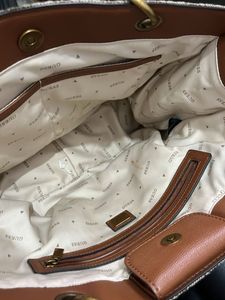 Viral Celebrity Guess Handbag Og (18000 Rs