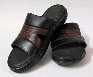 Leather Casual Slipper Size 7🔥