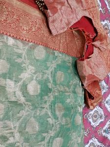 Elegant Green Banarasi Saree With Surprise Gift