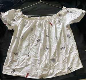 Off-Shoulder Print Top