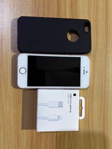 iPhone SE (1st Generation) / 32GB (Rose Gold)
