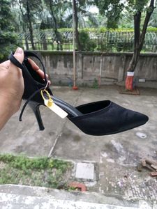 Velvet Pointed Toe New Heels