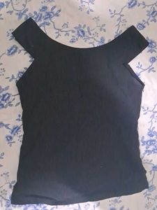 Black Offshoulder Top
