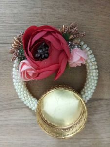 DECORATIVE CANDLE HOLDER