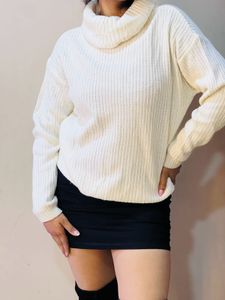 Cozy Ivory Turtleneck Sweater