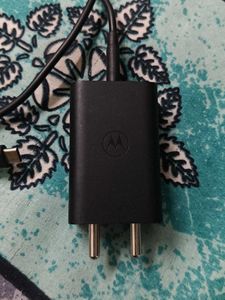 Motorola Charger - Like New68W with original cable