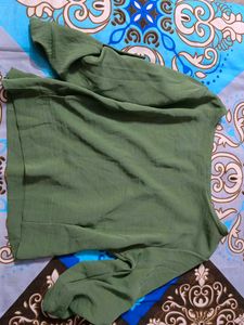 Green Long Sleeve Top