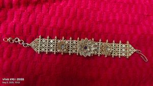 Vintage Floral Gold Tone Bracelet