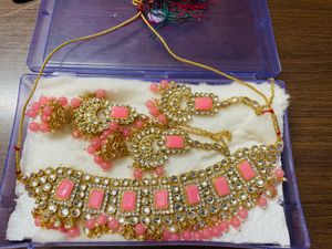 Traditional stone necklace set