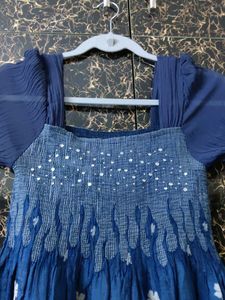 Girl&#39;s Dress with Leggings
