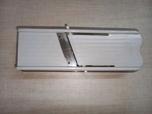 DRY FRUIT AND VEGETABLE MINCER