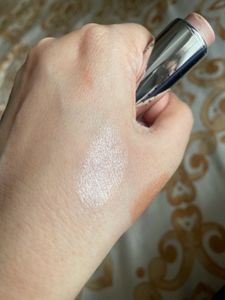 Buy Eyeshadow Get Highlighter Free