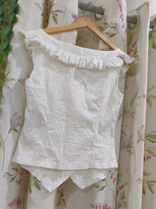 Ruffle Detail Top pyoer cotton white