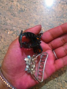 2 Hair Clutcher With head sticker