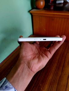 Kindle E-reader