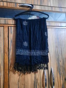 Combo Of Black And White Stoles