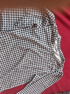 Houndstooth Print Top