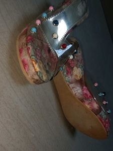 Stylish Floral Wedge Heels with Crystal Studs 👠✨