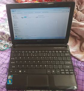 Acer Aspire One Mini Laptop D2570M