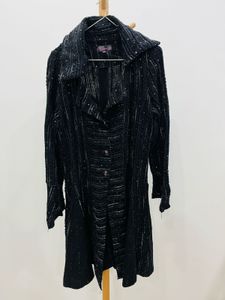 shrug black in condition like new