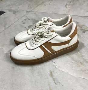 WESTSIDE UNISEX WHITE GUM SNEAKERS 41 (UK 7)