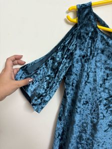Latin Quarter- Teal Velvet Cold Shoulder Top