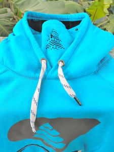 Bold Blue Winter Hoodie – Sporty &amp; Street-Ready!