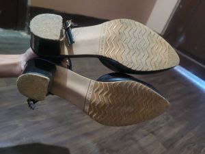 Black Pointed Flats