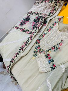 Paakistaani Suit