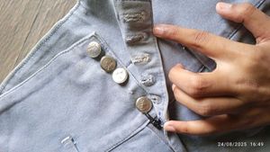 High Waist Jeans