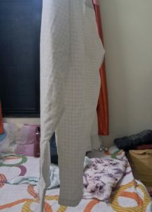 Check  Shirt  White. Full Sleeve.