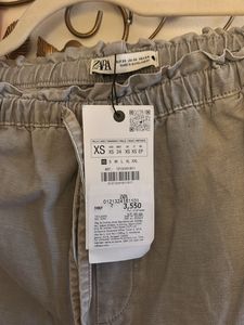 New One ZW COLLECTION LOOSE FIT LOW-RISE JEANS