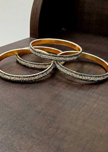 Set of 4 Stone Bangles