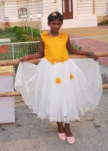 Girls' charming party dress