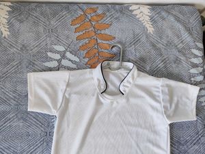 ✨ White Sports / Activewear Top – Size 34 ✨