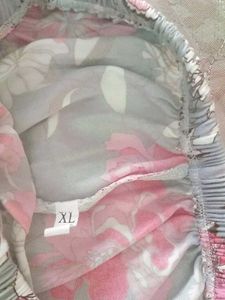 It, S Very Beautiful Pink Printed Trouser.