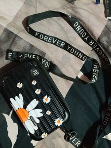 Daisy Crossbody Bag