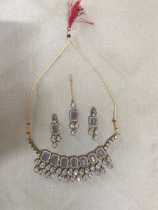 Beautiful Grey Necklace Kundan Set