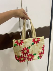 Floral Embroidered Handbag