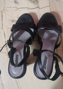 Roadster Black Heels