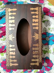 Plywood tissue box with chess pawn Design