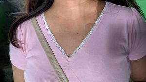 Core Lace Top
