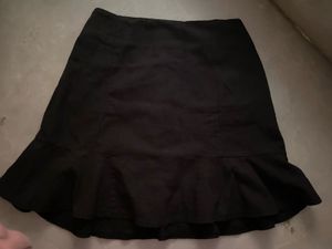 Chic Black Ruffle Hem Skirt