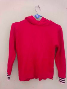 red colour ka girl sweater bahut  comfortable hota